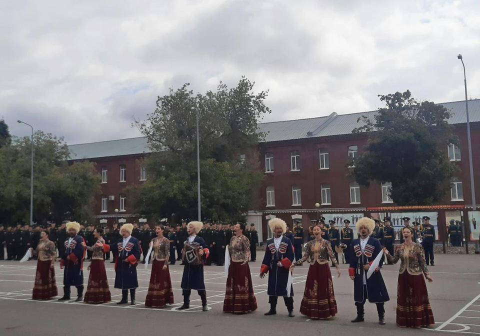 Артисты ансамбля «Казачья застава» выступили в ПАИИ Артисты ансамбля «Казачья застава» выступили в ПАИИ